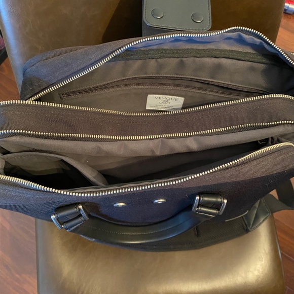 Venque Briefcase bag - Picture 3 of 3